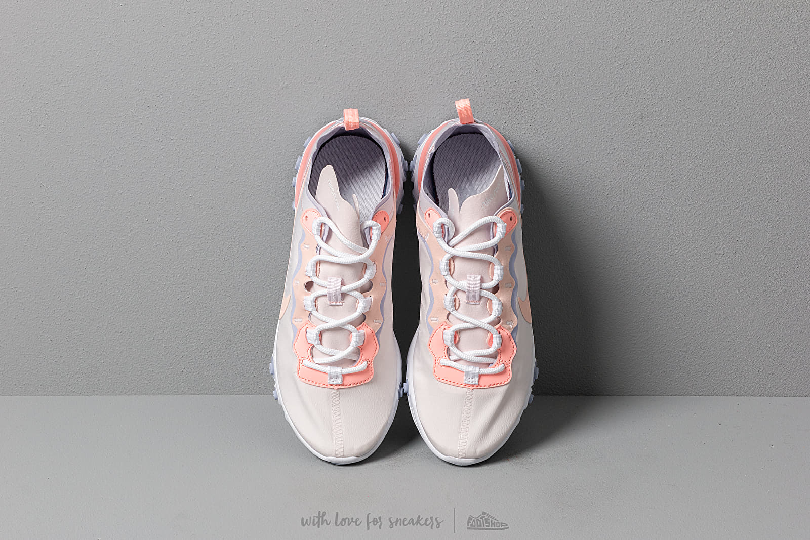 Dámské tenisky a boty Nike W React Element 55 Pale Pink/ Washed Coral-Oxygen Purple