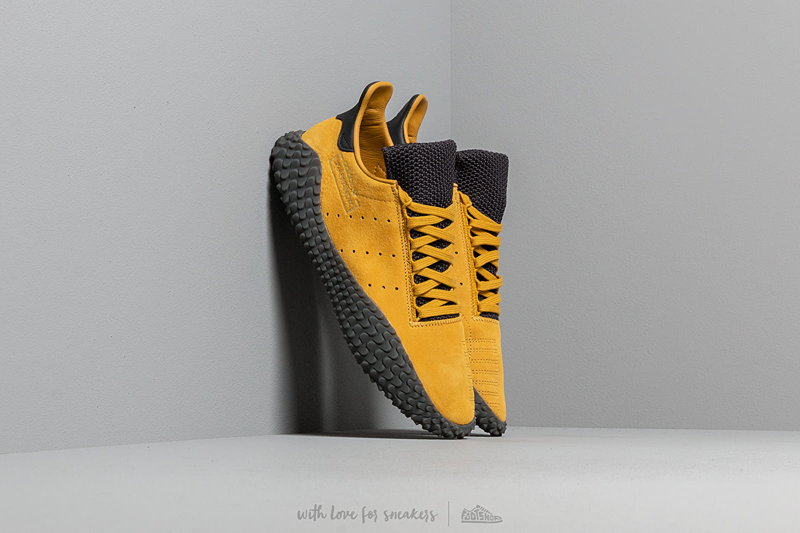 Încălțăminte și sneakerși pentru bărbați adidas Kamanda Raw Ochre/ Raw Ochre/ Carbon