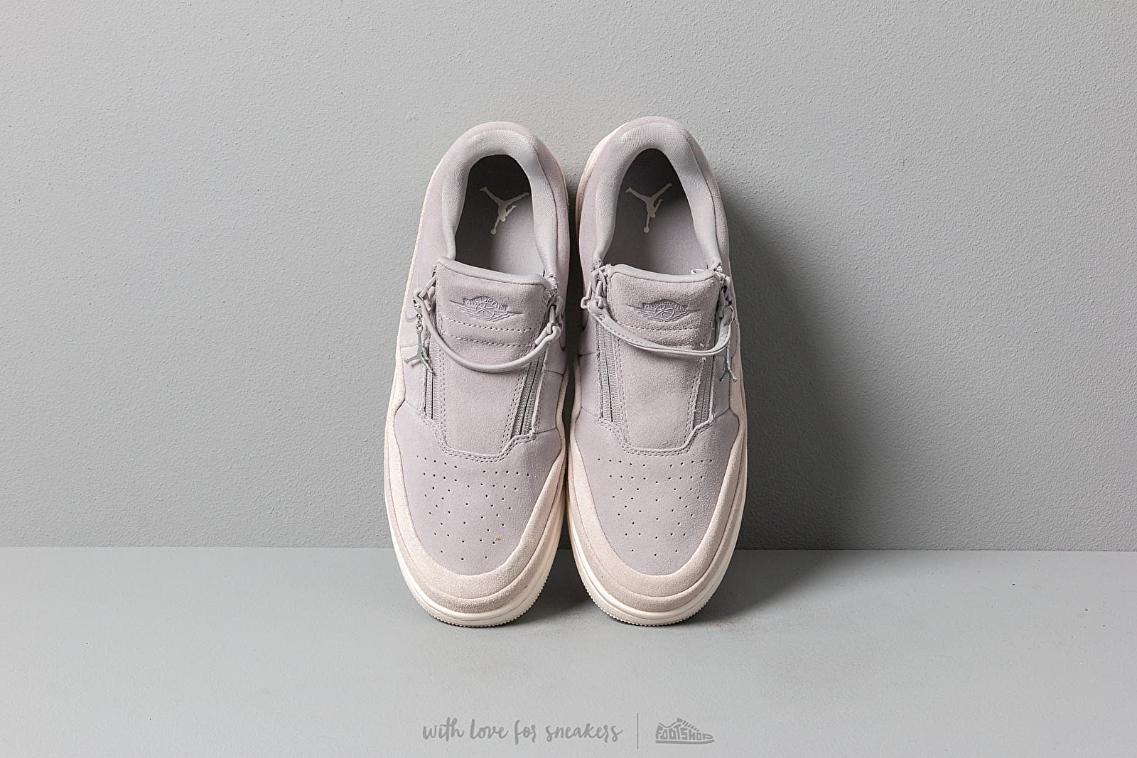 Zapatillas mujer Air Jordan 1 W Jester Xx Low Atmosphere Grey/ Desert Sand-Pale Ivory