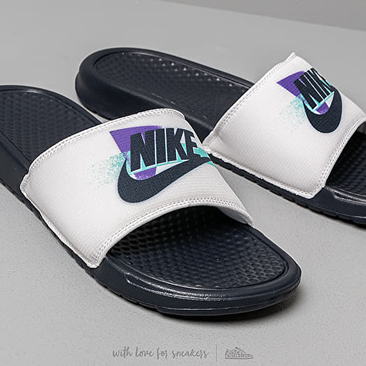 nike benassi sneaker