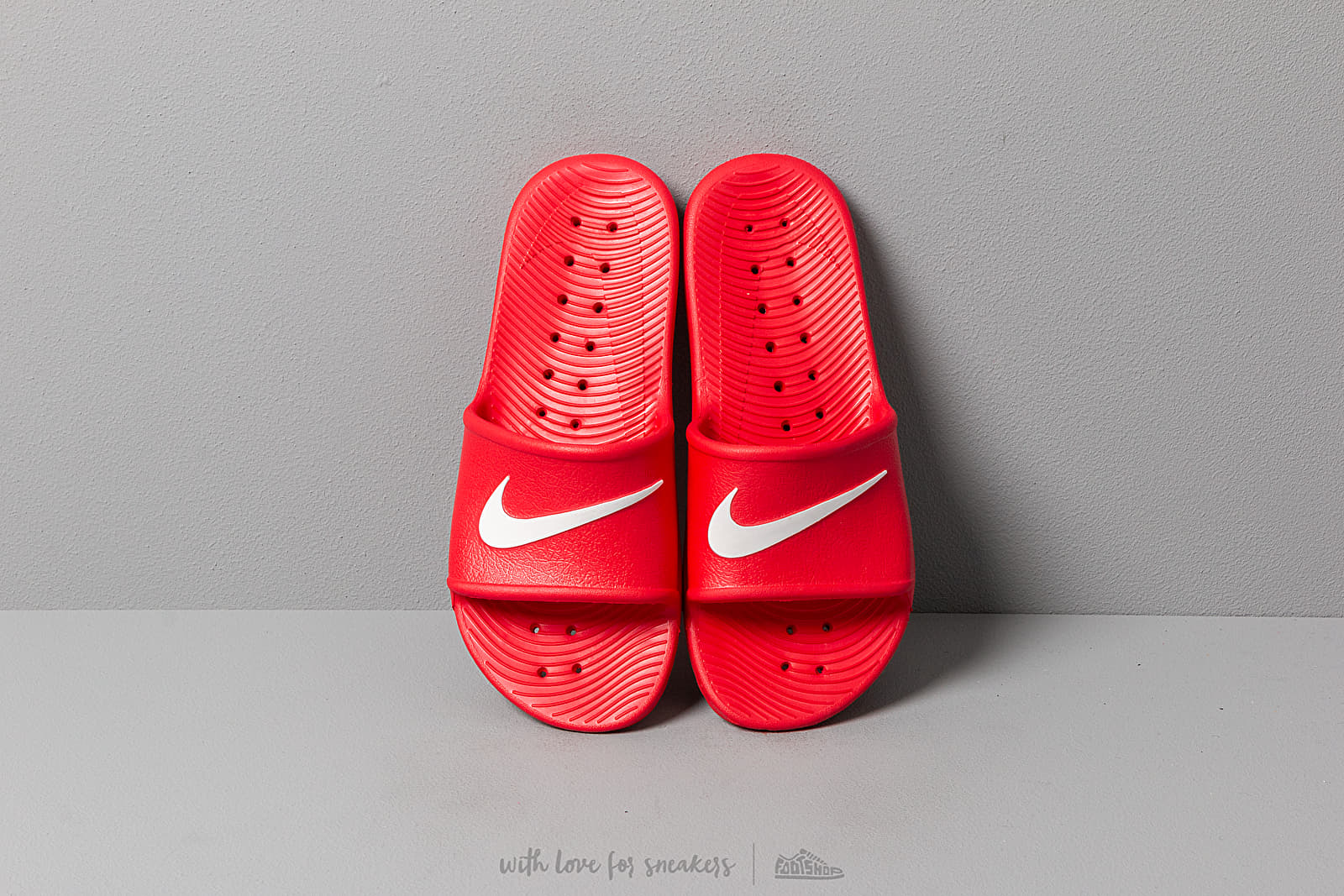 Joggesko og sko for barn Nike Kawa Shower (GS/PS) University Red/ White