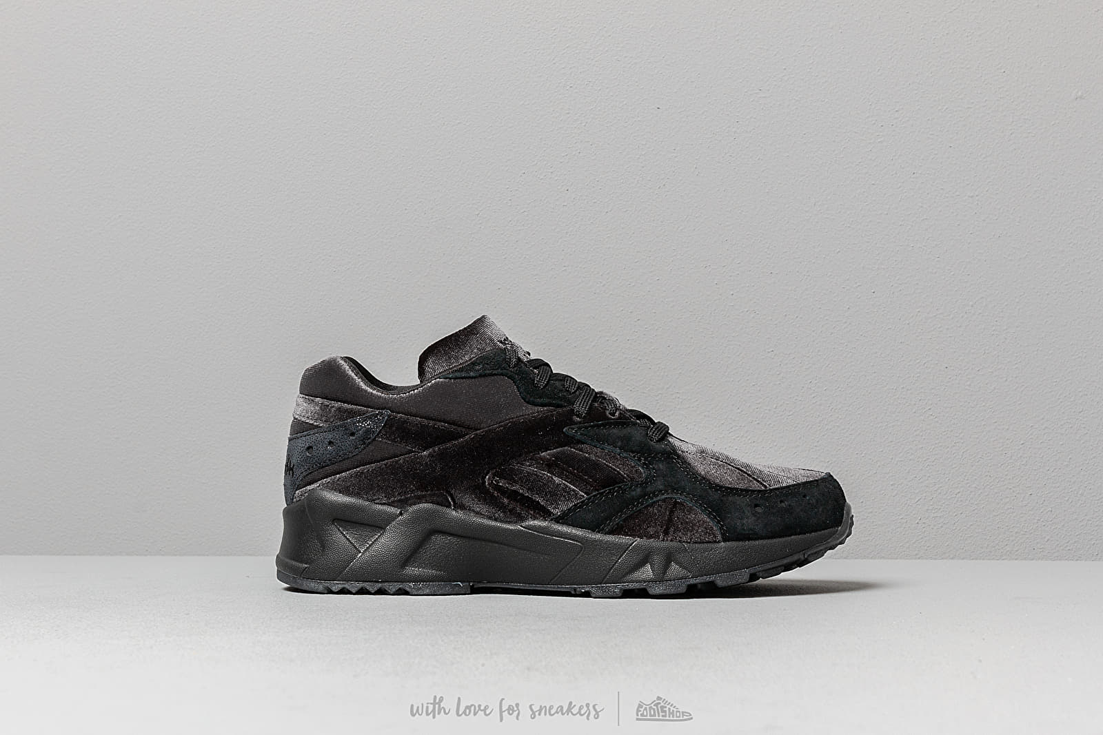 Women's shoes Reebok Aztrek TRB Women Black/ Black/ Gravel