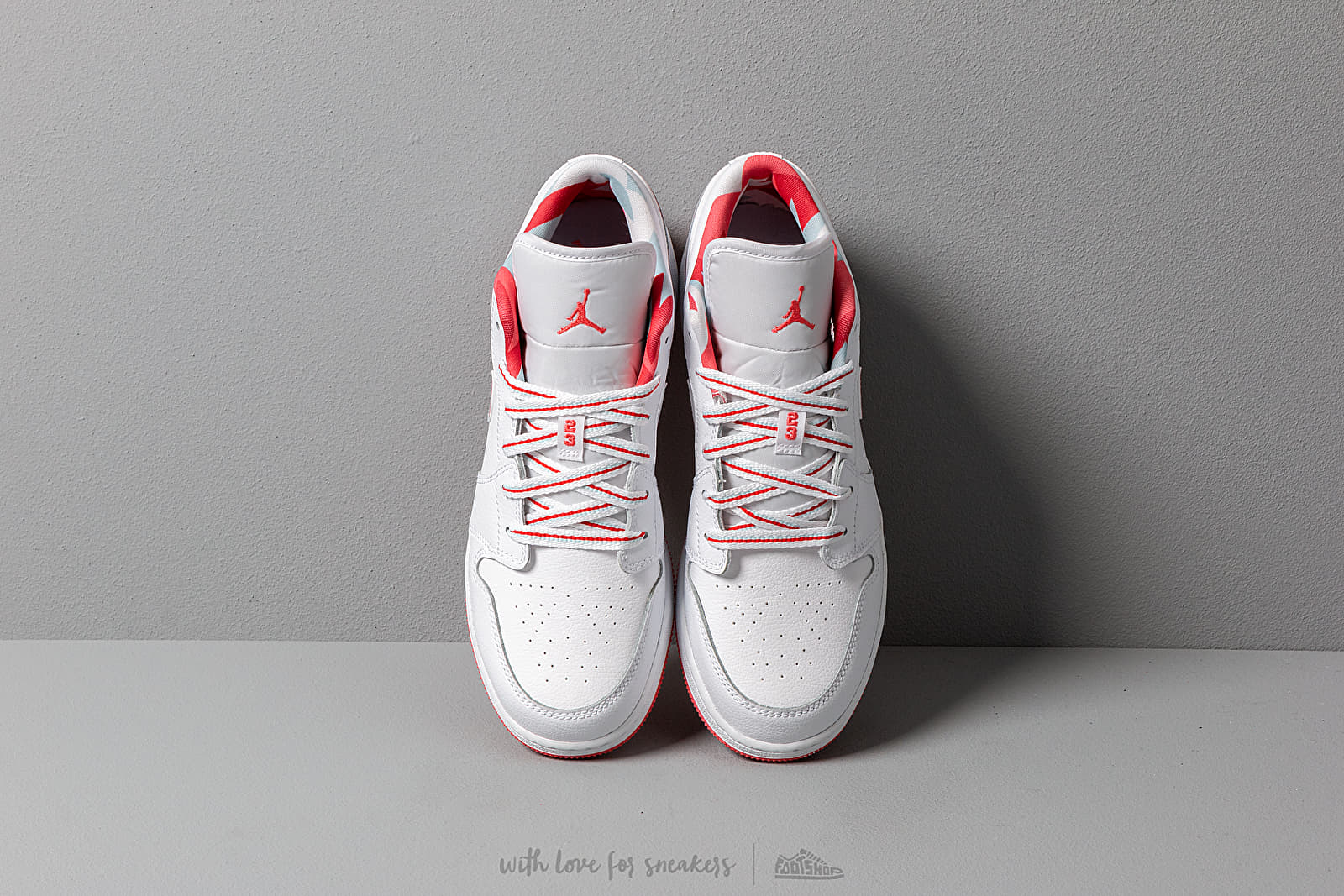 Women s shoes Air Jordan 1 Low GS White Ember Glow Topaz Mist Footshop