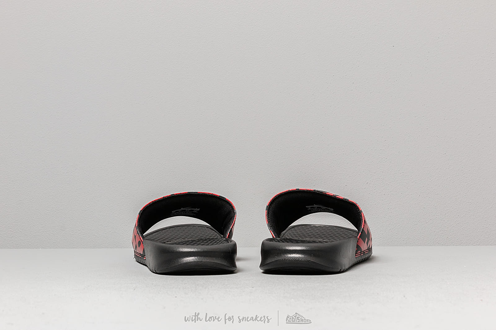 Обувки Nike Benassi Jdi Print Black/ University Red