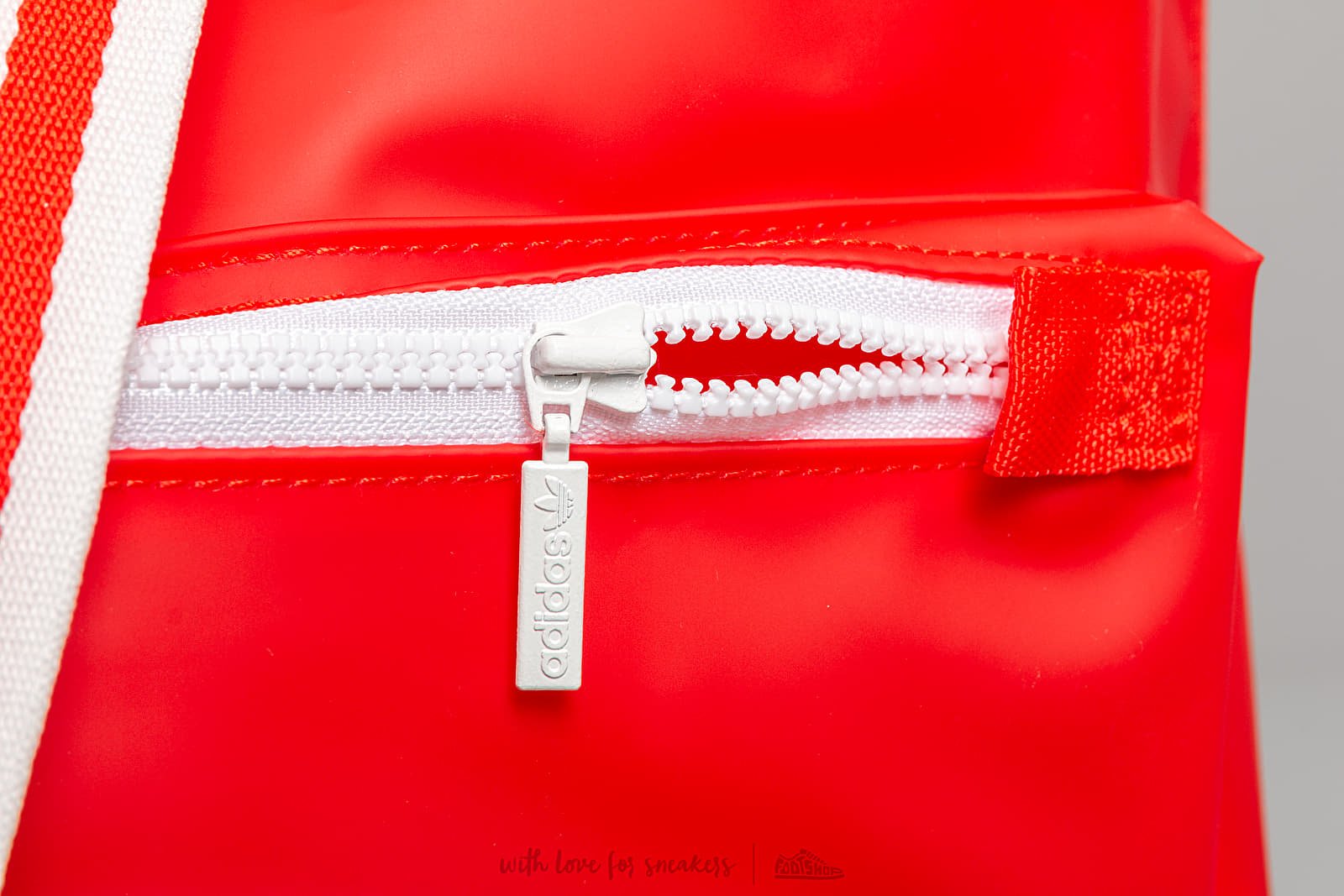 Borse a tracolla adidas by Fiorucci Stripe Tote Bag Red/ White