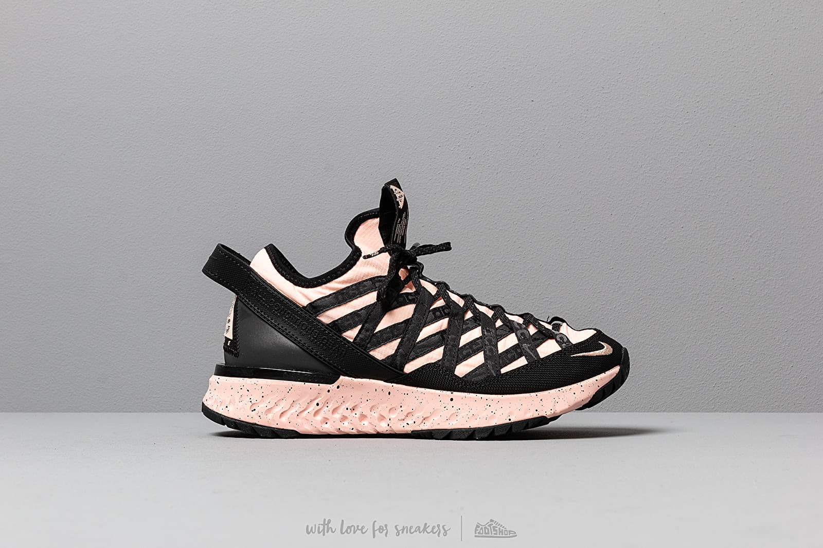 Nike acg react terra gobe melon tint hotsell