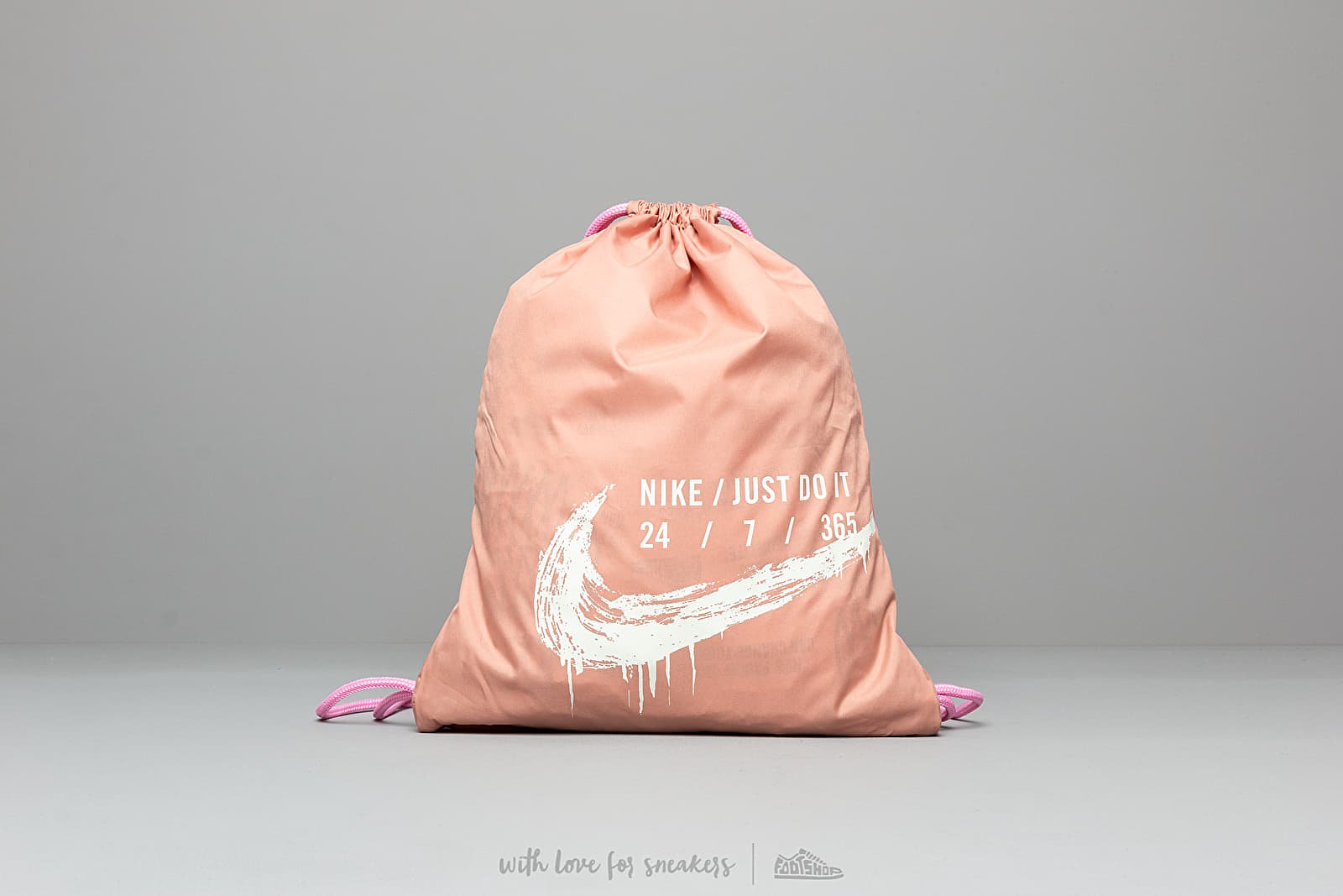 Mochilas para el gimnasio Nike Graphic Gym Sack Rose Gold/ Psychic Pink