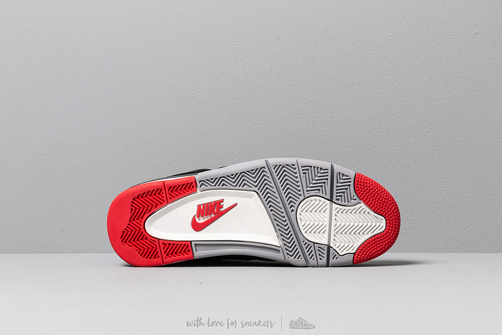 Buty męskie Air Jordan 4 Retro Black/ Fire Red-Cement Grey-Summit White