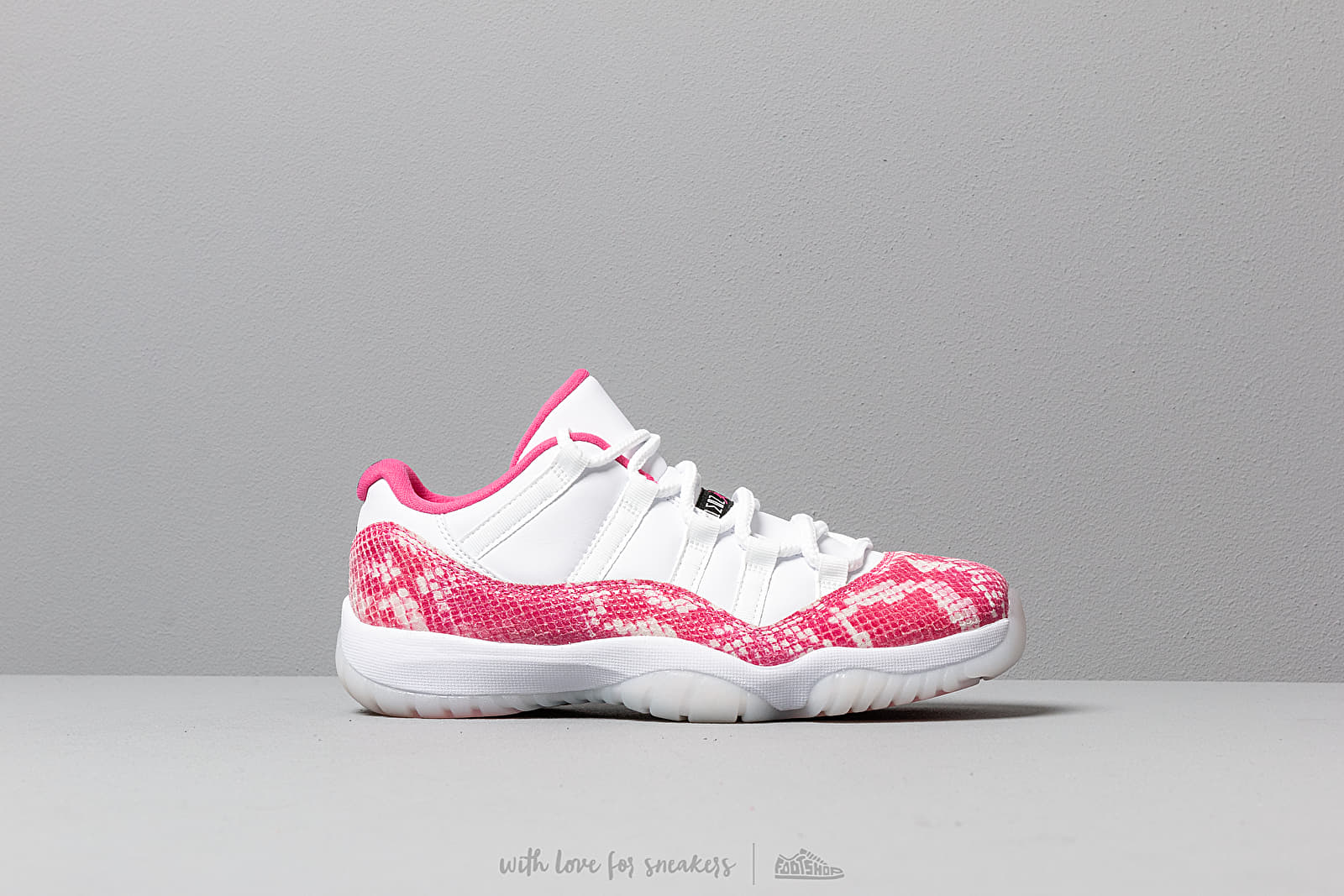 Scarpe donna Air Jordan WMNS 11 Retro Low White Watermelon Black Footshop