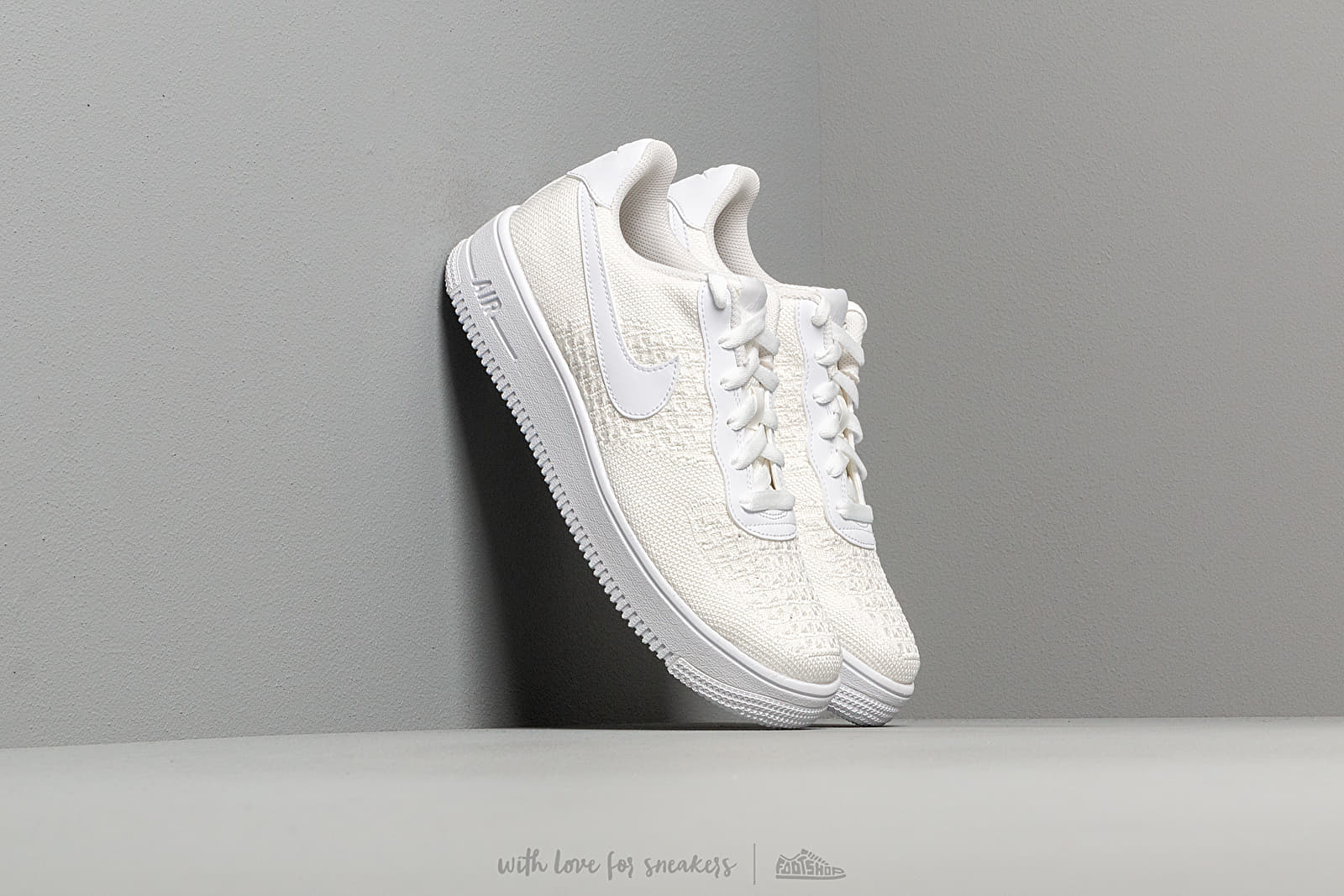 Nike flyknit sales 2.0 white