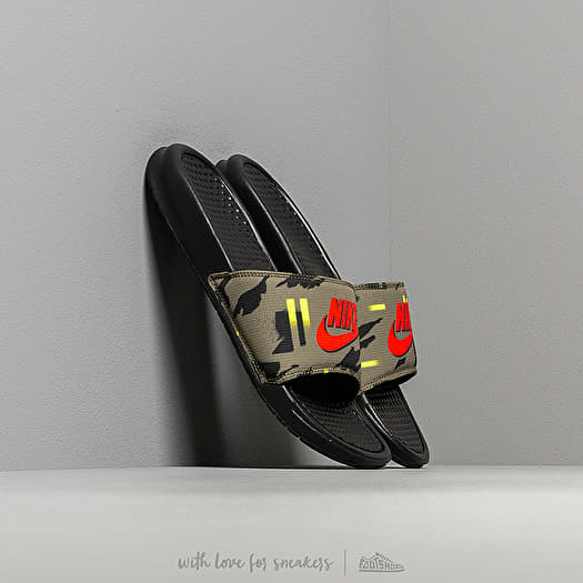 Nike sales benassi olive