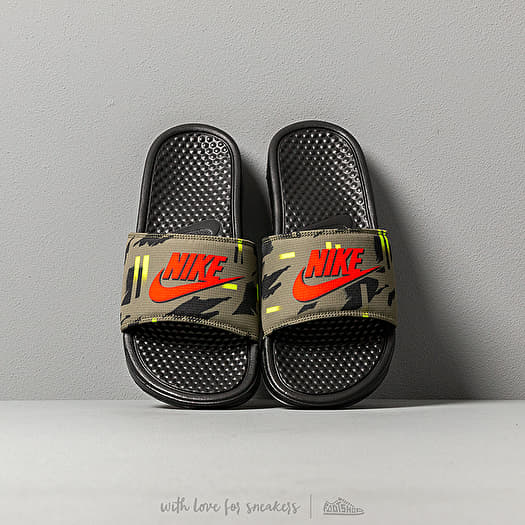 Nike benassi olive new arrivals