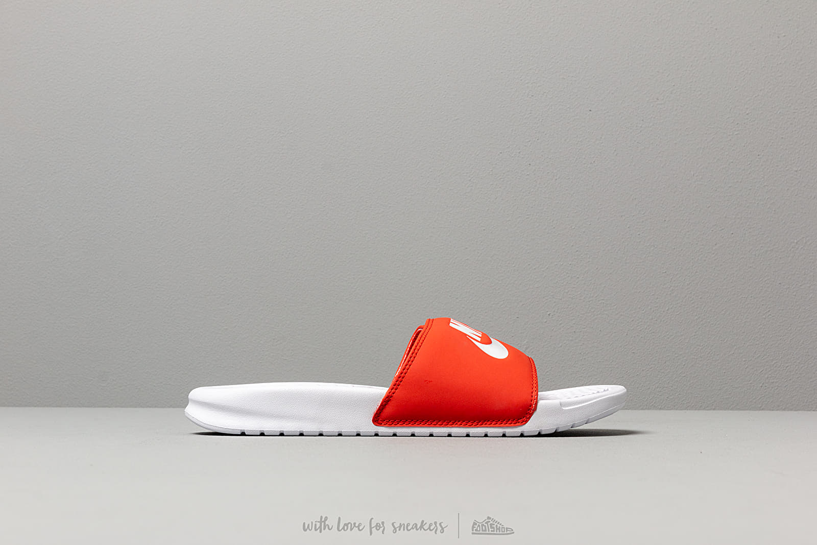 Мъжки кецове и обувки Nike Benassi Jdi White/ White-Mystic Red