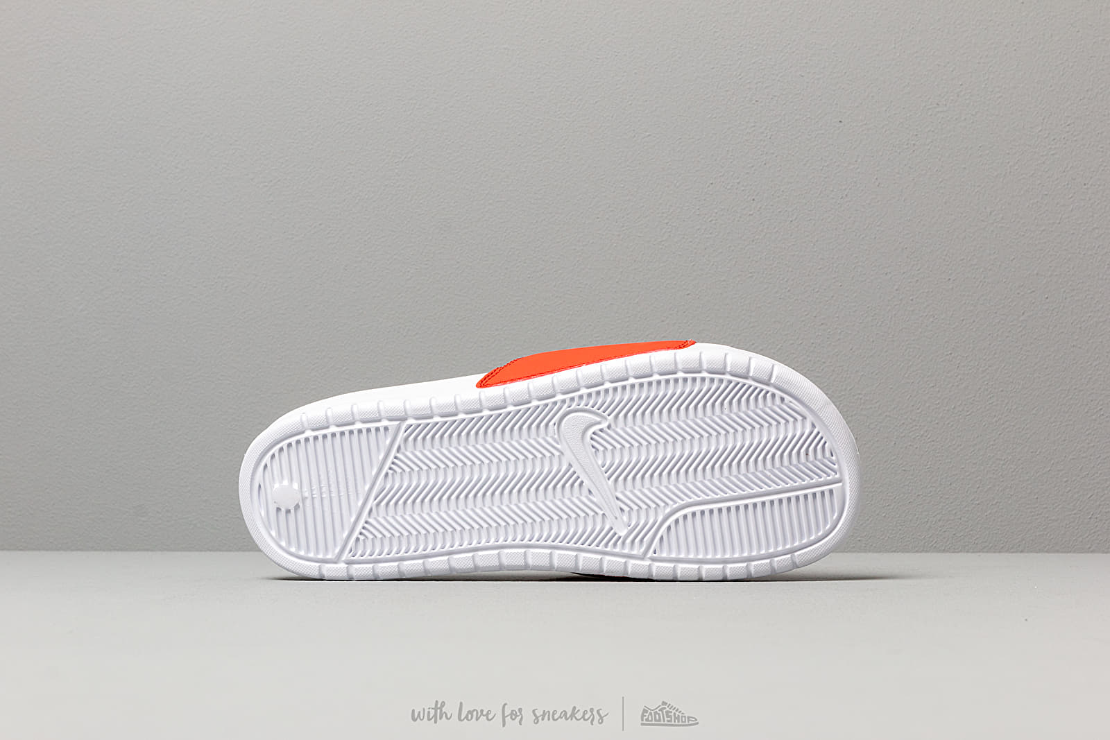 Мъжки кецове и обувки Nike Benassi Jdi White/ White-Mystic Red