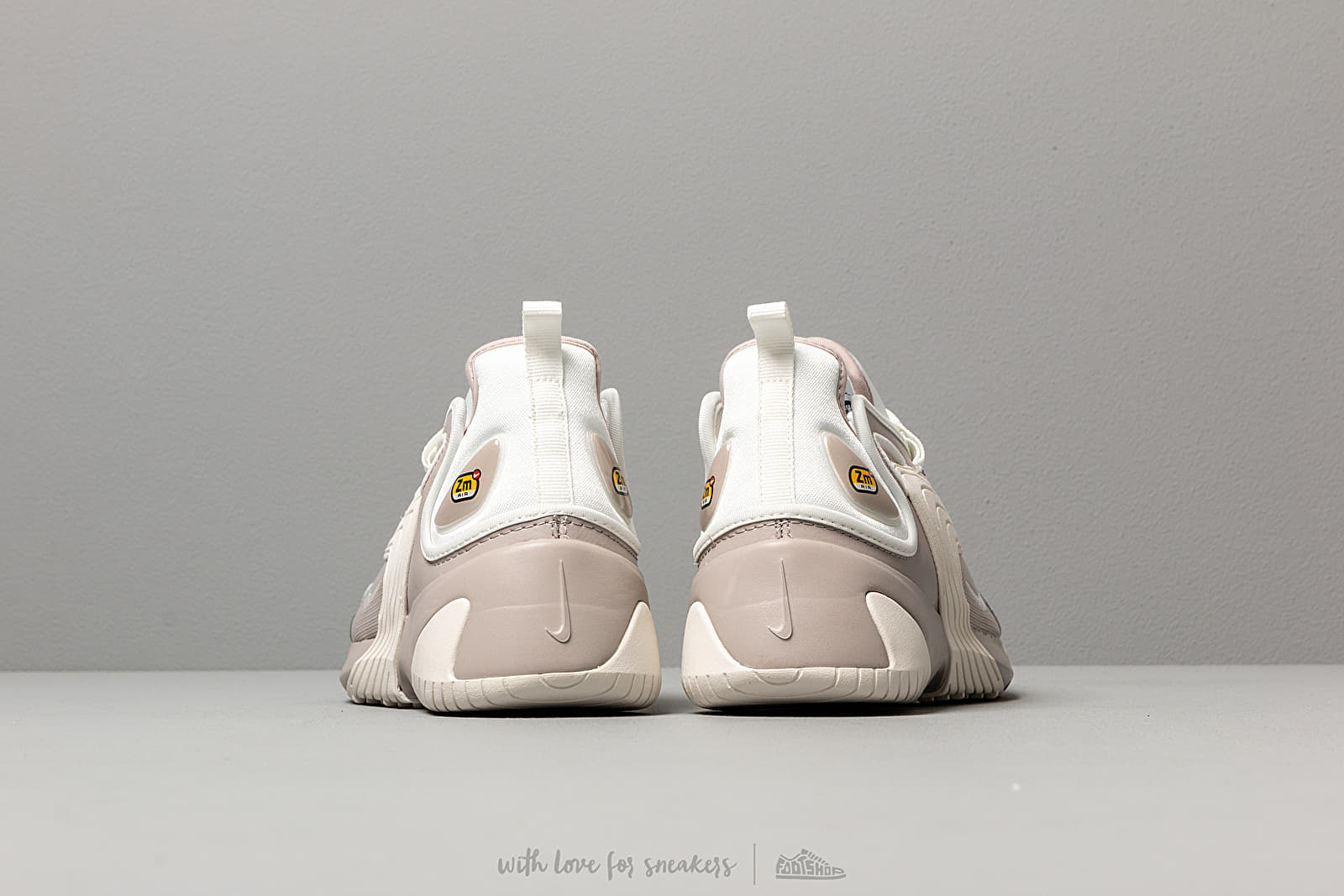Nike zoom 2k moon particle store