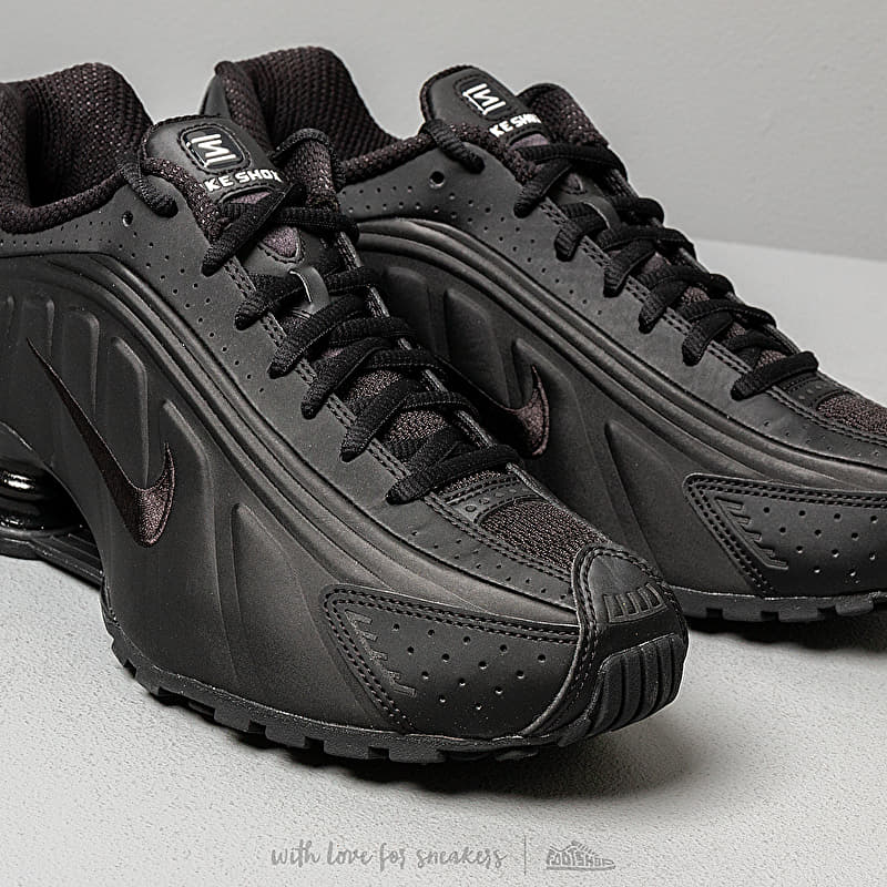 Nike Shox R4 Black/ Black-Black-White | Footshop