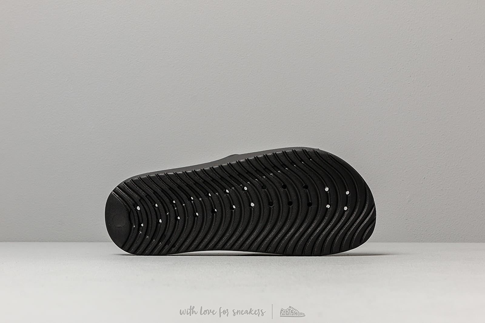 Női cipők Nike Kawa Shower (GS/PS) Black/ White
