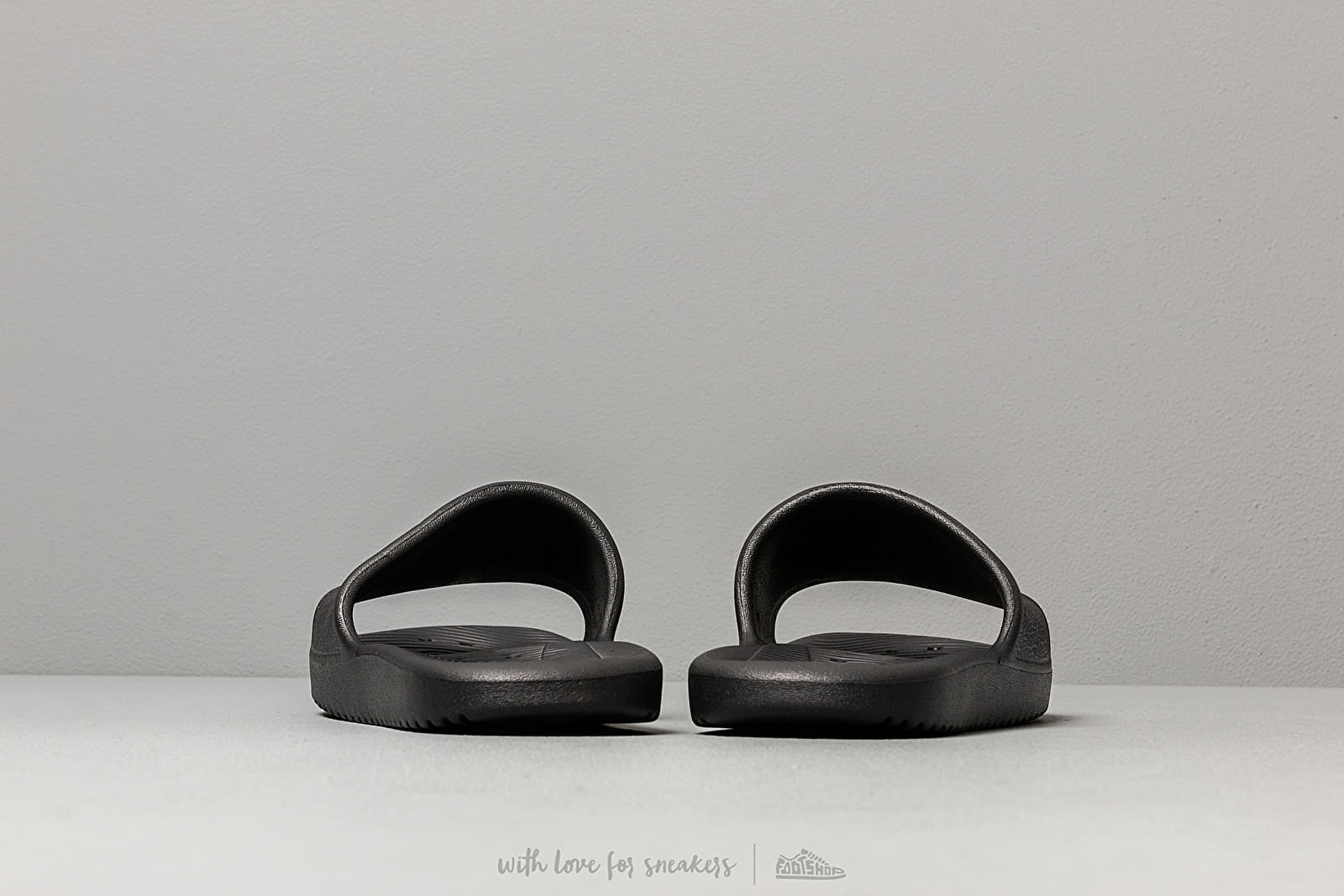 Női cipők Nike Kawa Shower (GS/PS) Black/ White