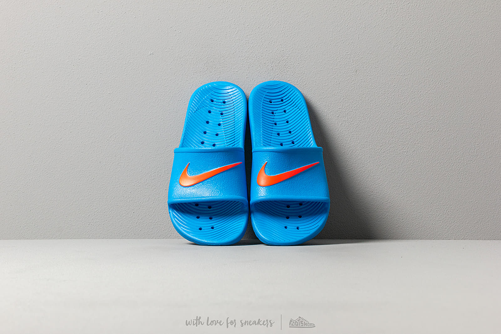 Nike kawa shower gs best sale