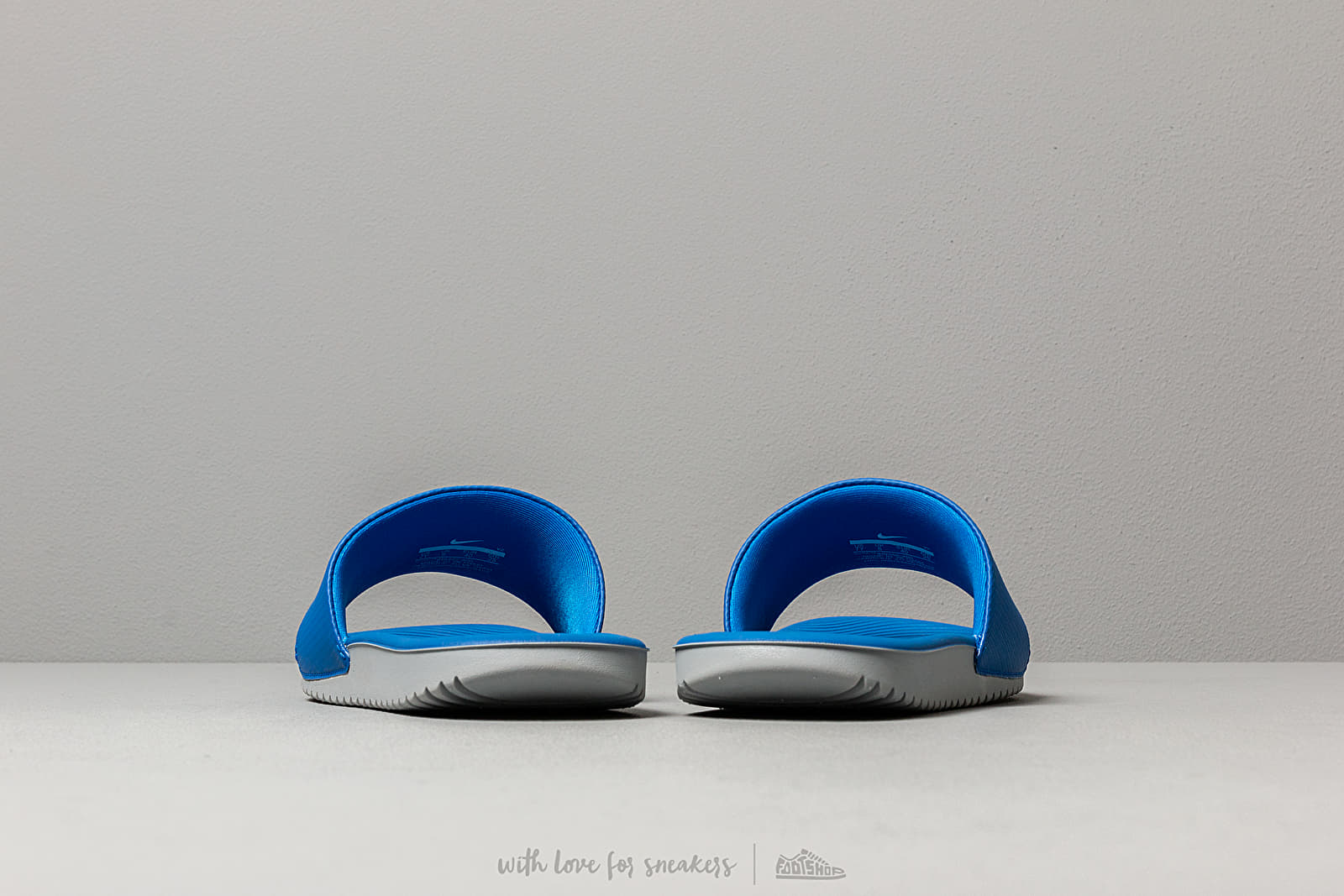 Kids' sneakers and shoes Nike Kawa Slide (GS/PS) Hyper Cobalt/ White