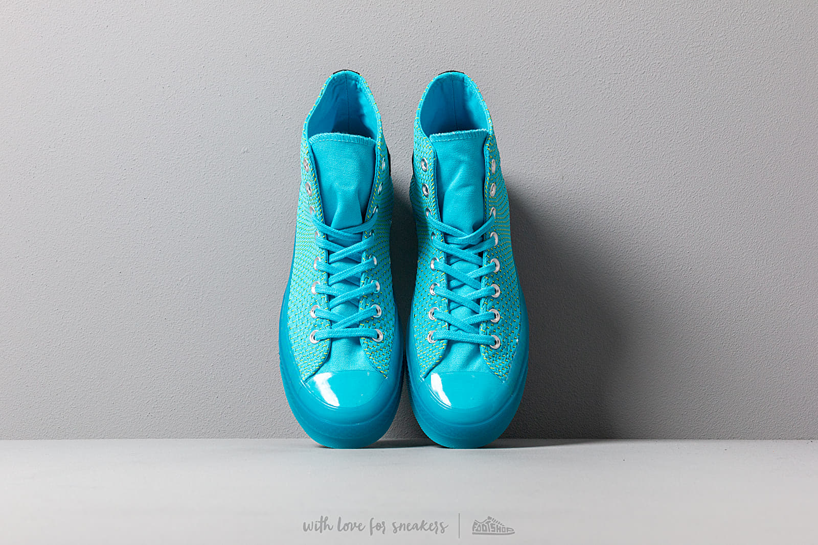 Converse gnarly blue top