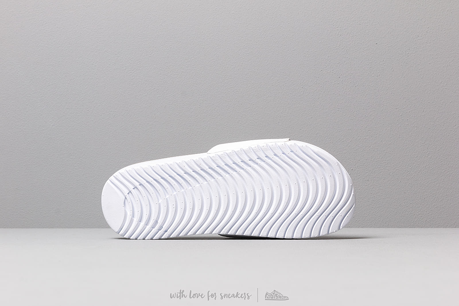 Vaikų sportbačiai ir batai Nike Kawa Slide (GS/PS) White/ Black