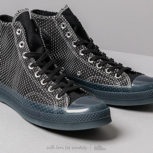 Cool store black converse