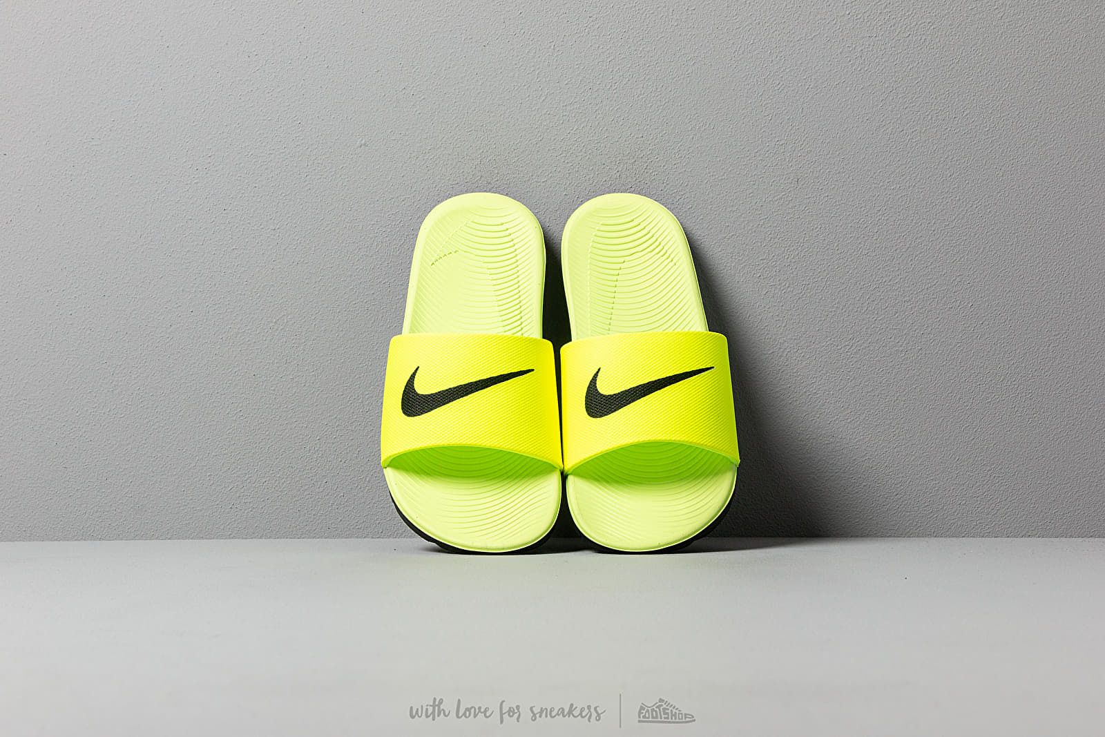 Buty dziecięce Nike Kawa Slide (Gs/Ps) Volt/ Black