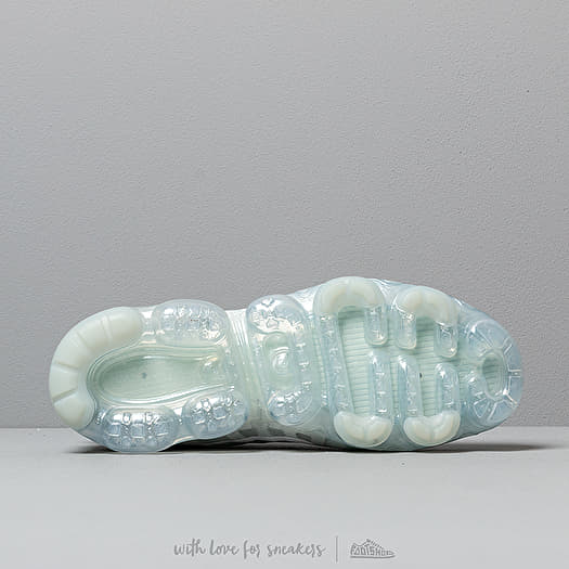 Nike vapormax barely grey top