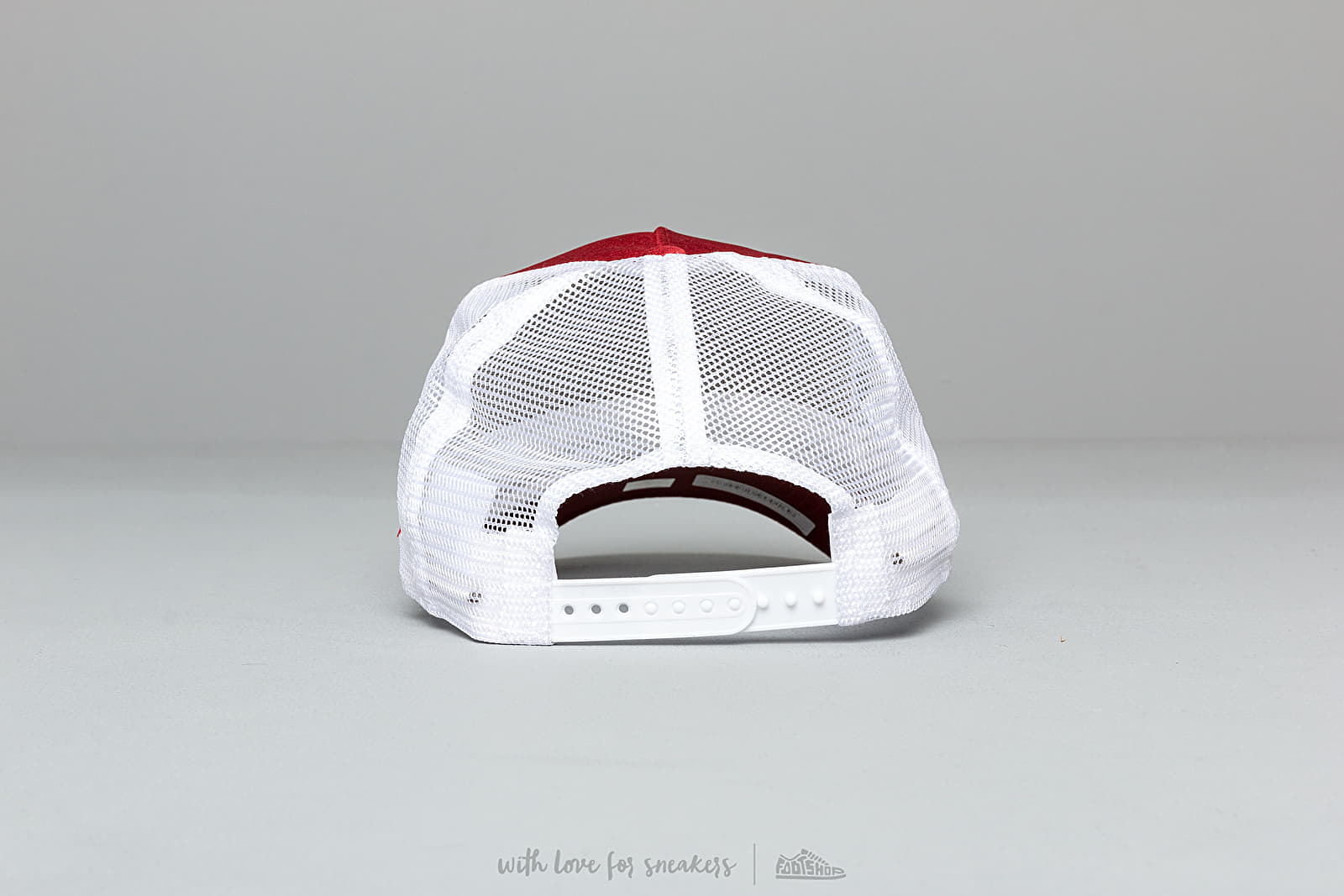 Czapki z daszkiem New Era NBA Shadow Tech Chicago Bulls Trucker White/ Red