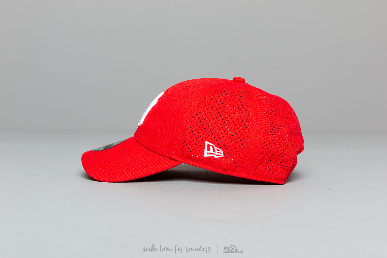 Кепки New Era 9Forty MLB Polyester Perforated New York Yankees Snapback Red
