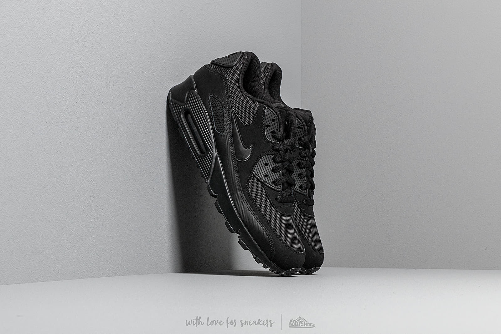 Chaussures et baskets homme Nike Air Max 90 Essential Black/ Black-Black-Black