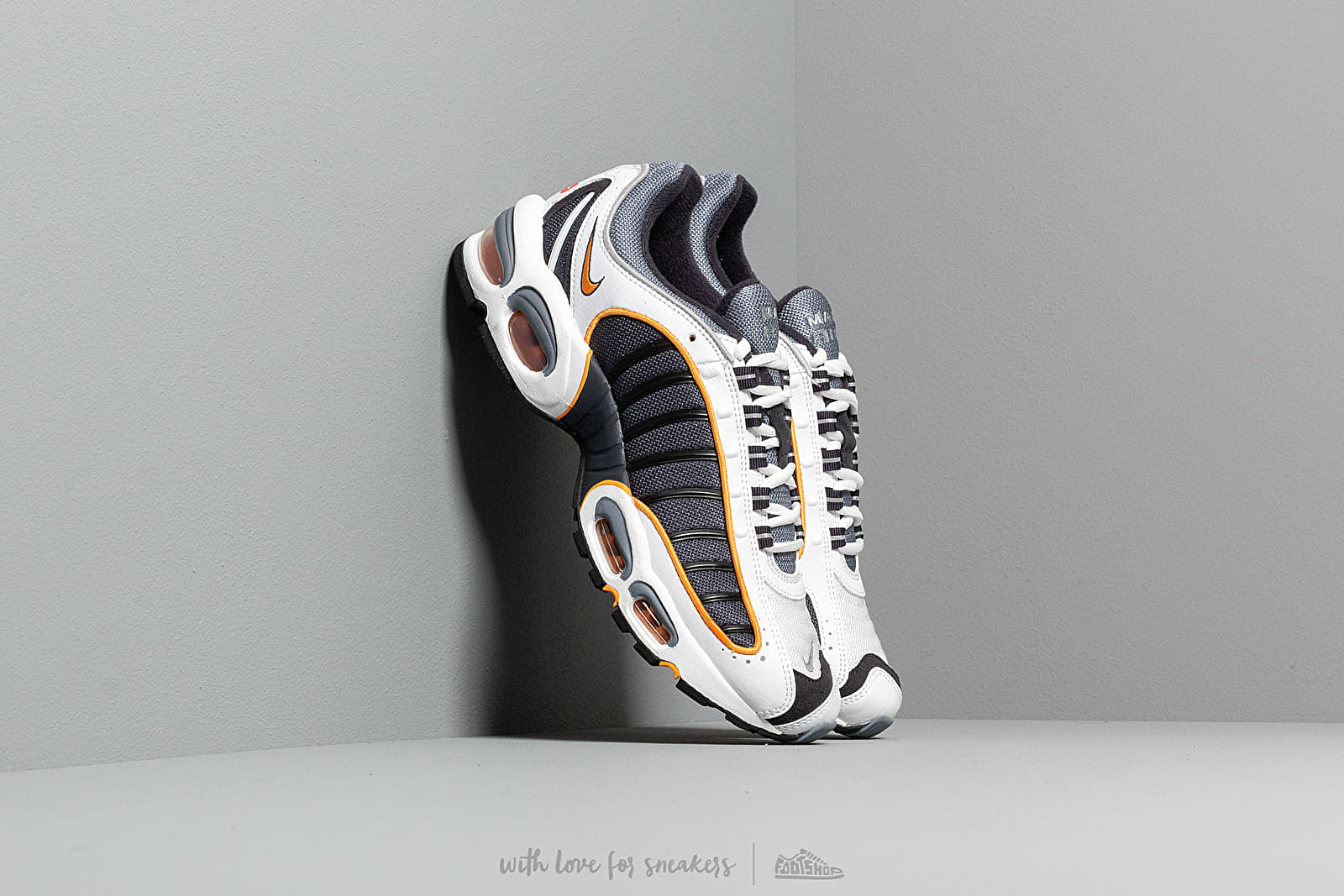 Nike air max tailwind 4 metro grey hotsell