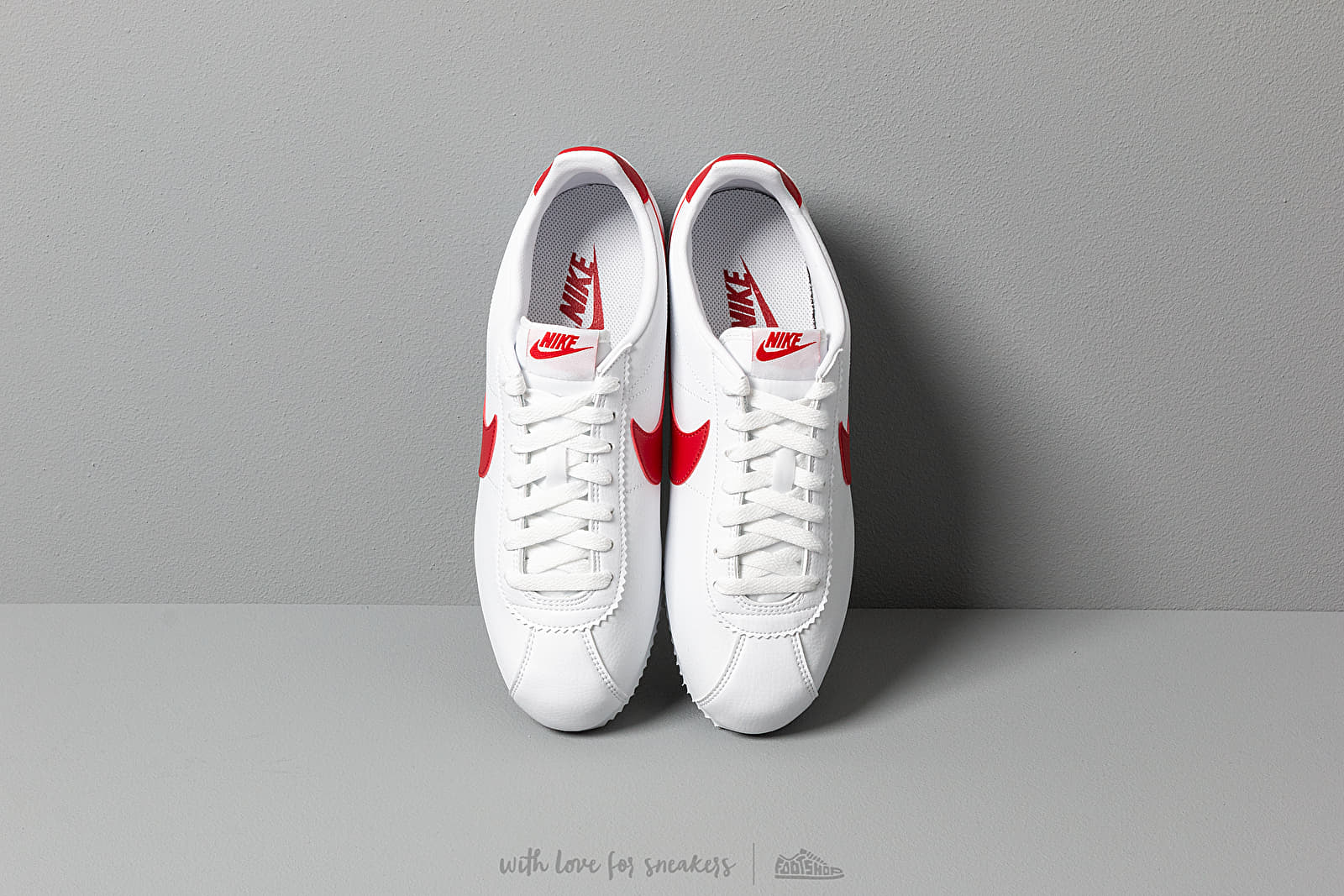 Nike classic cortez leather (white / deals varsity red - varsity royal)