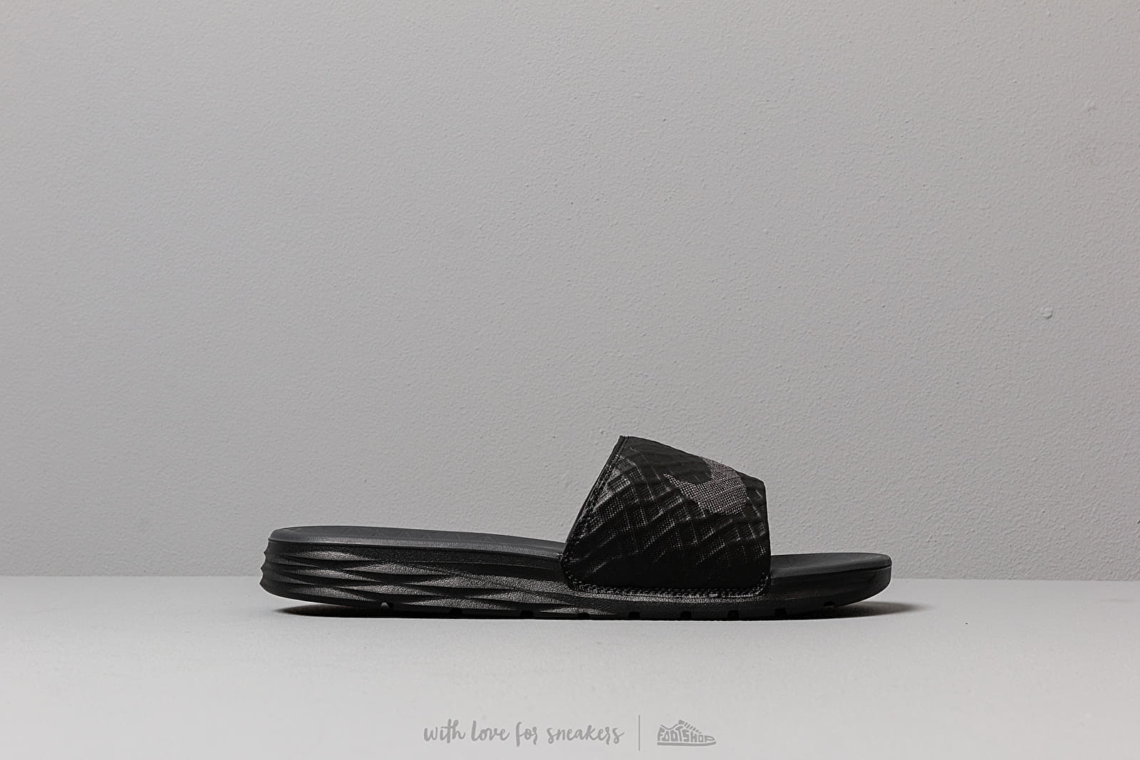 Férfi cipők Nike Benassi Solarsoft Black/ Anthracite