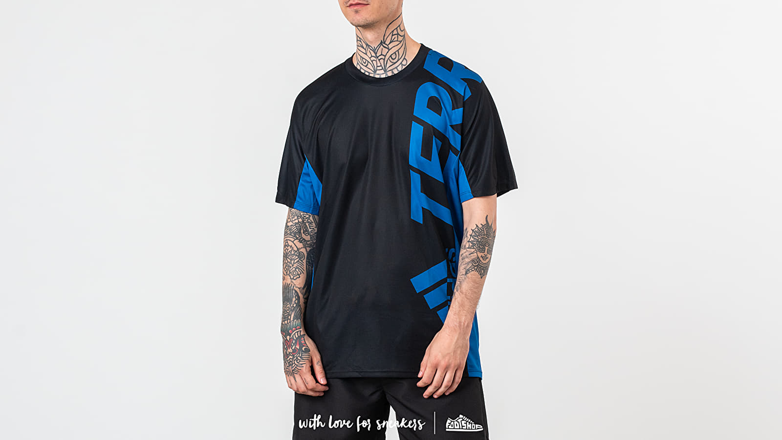 T-shirts adidas x White Mountaineering Trail Tee Black / Collegiate Royal