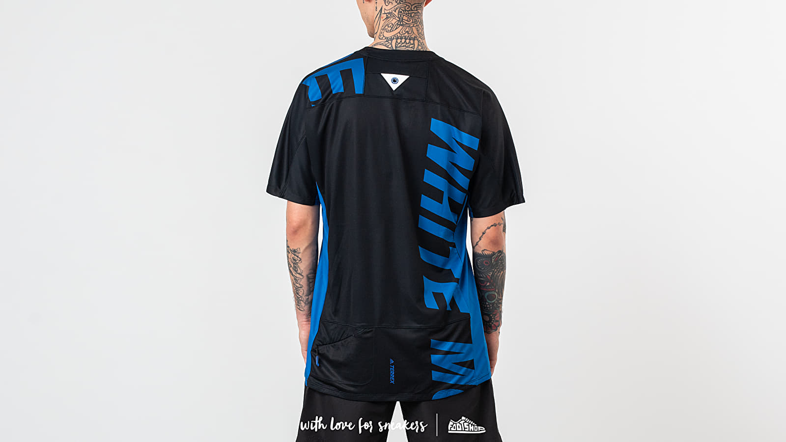 T-shirts adidas x White Mountaineering Trail Tee Black / Collegiate Royal