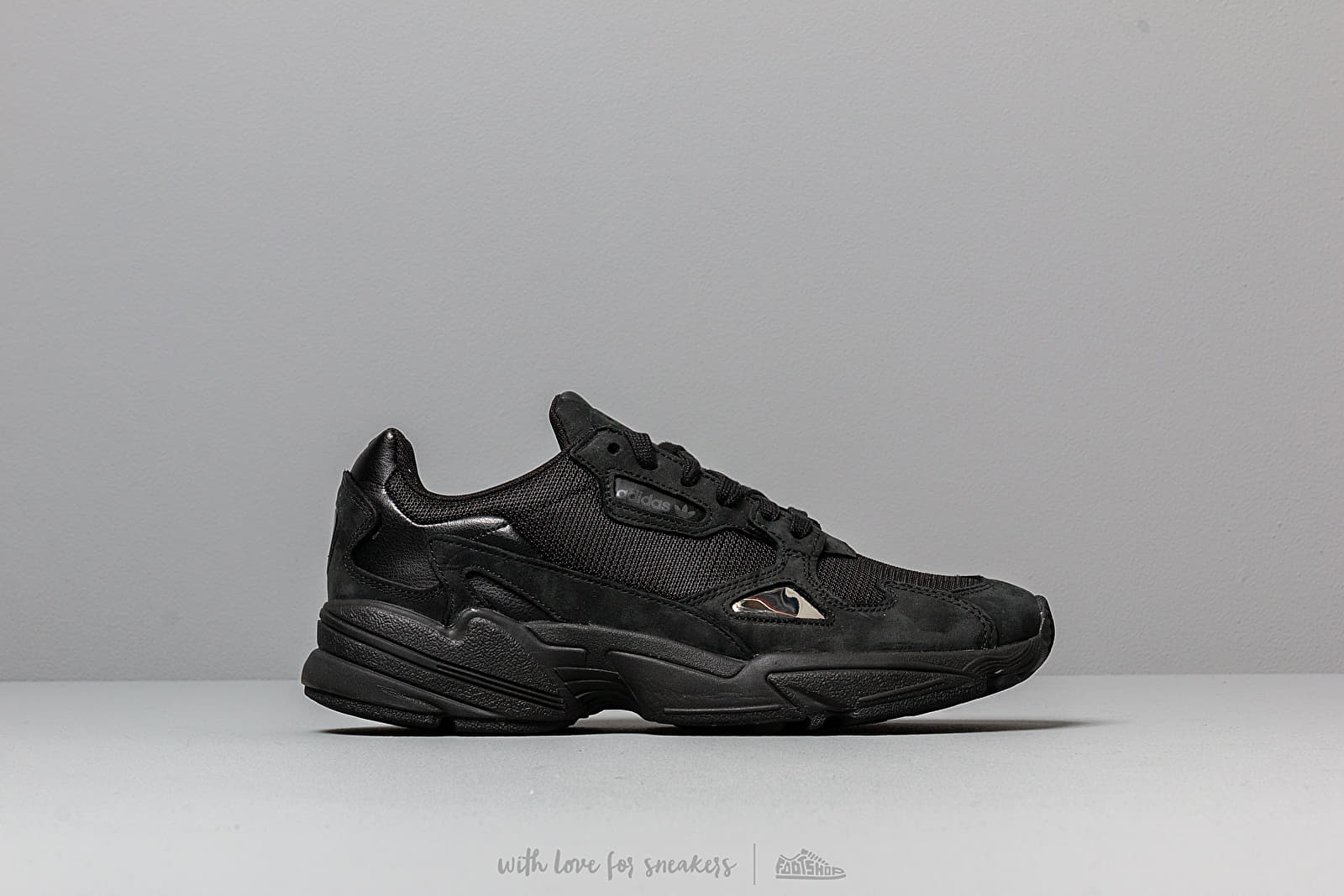 Sko til kvinder adidas Falcon W Core Black/ Core Black/ Grey Five