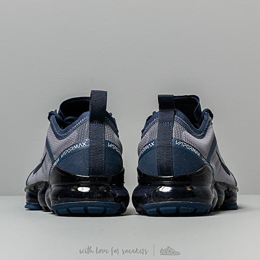 Kids grey vapormax clearance