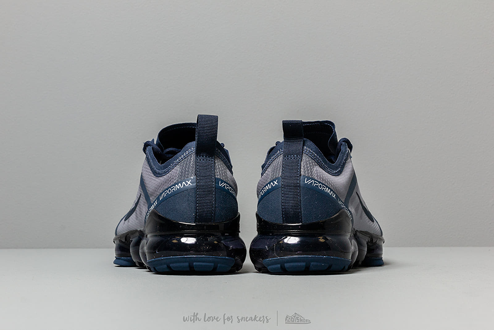 Nike white and navy vapormax world cup 2019 deals trainers