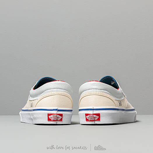 Vans outside in era shoes store