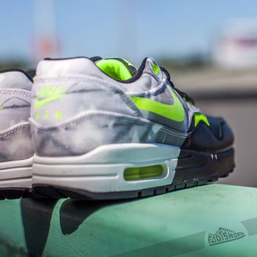 Nike Wmns Air Max 1 FV QS