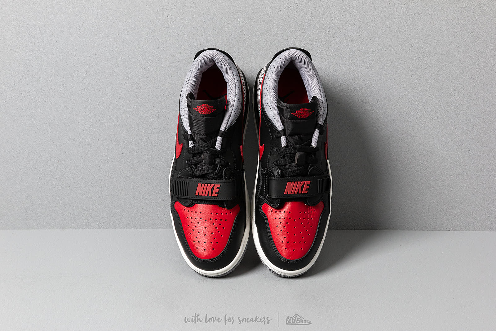 Vyriška avalynė Air Jordan Legacy 312 Low Black/ Varsity Red-Black-Cement Grey