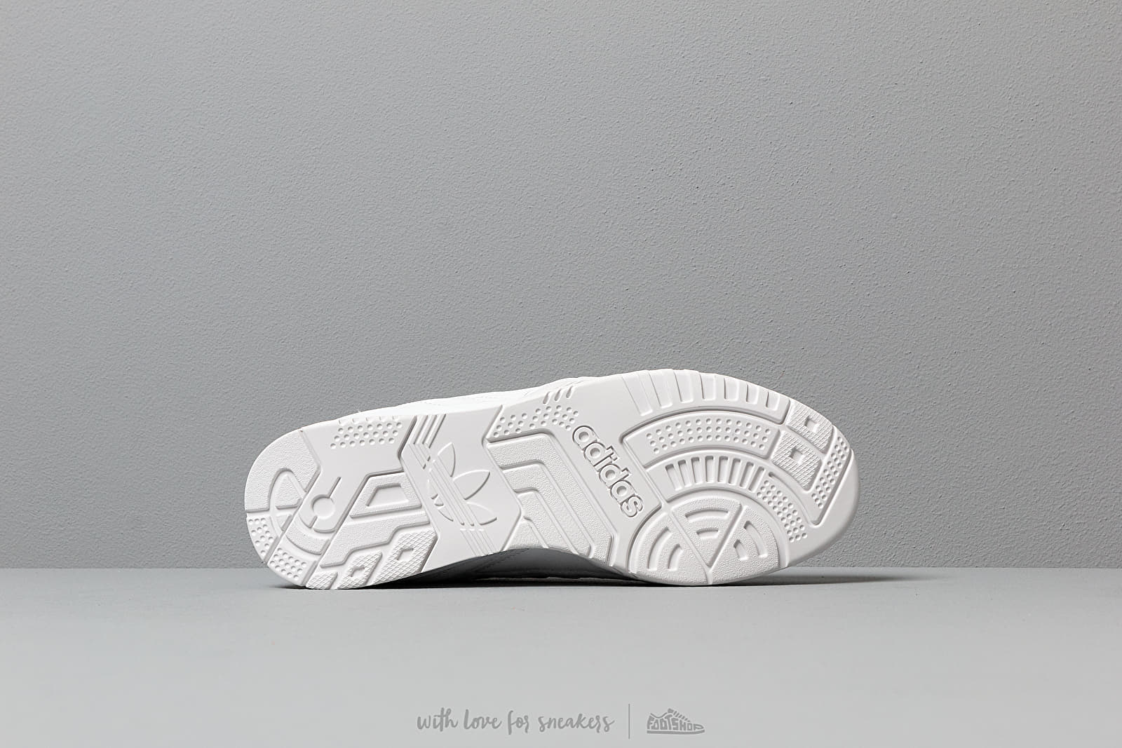 Buty damskie adidas A.R. Trainer W Ftw White/ True Pink/ Tech Mint