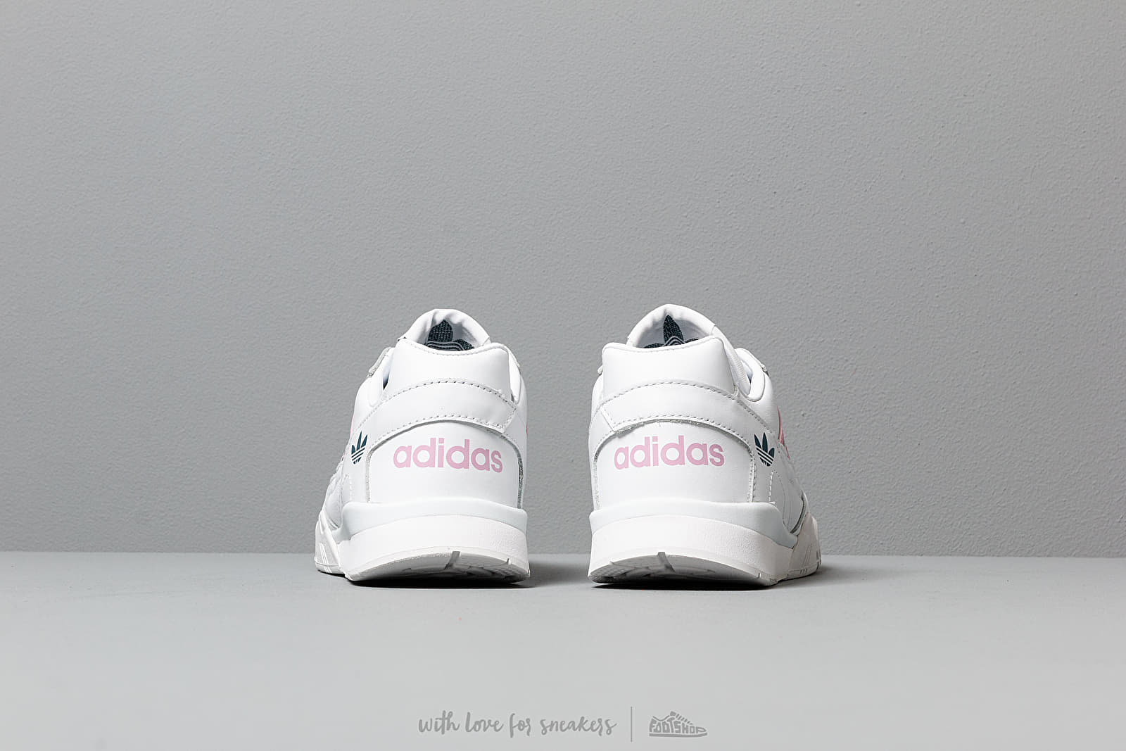 Buty damskie adidas A.R. Trainer W Ftw White/ True Pink/ Tech Mint