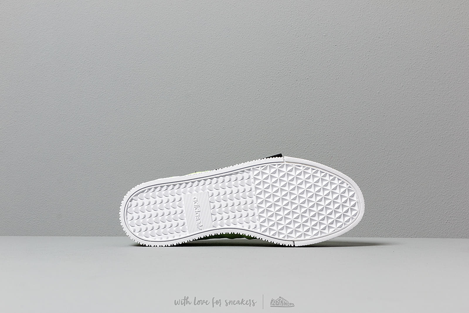 Chaussures et baskets femme adidas Sambarose Zip W Hi Res Yellow Core Black Ftw White Footshop