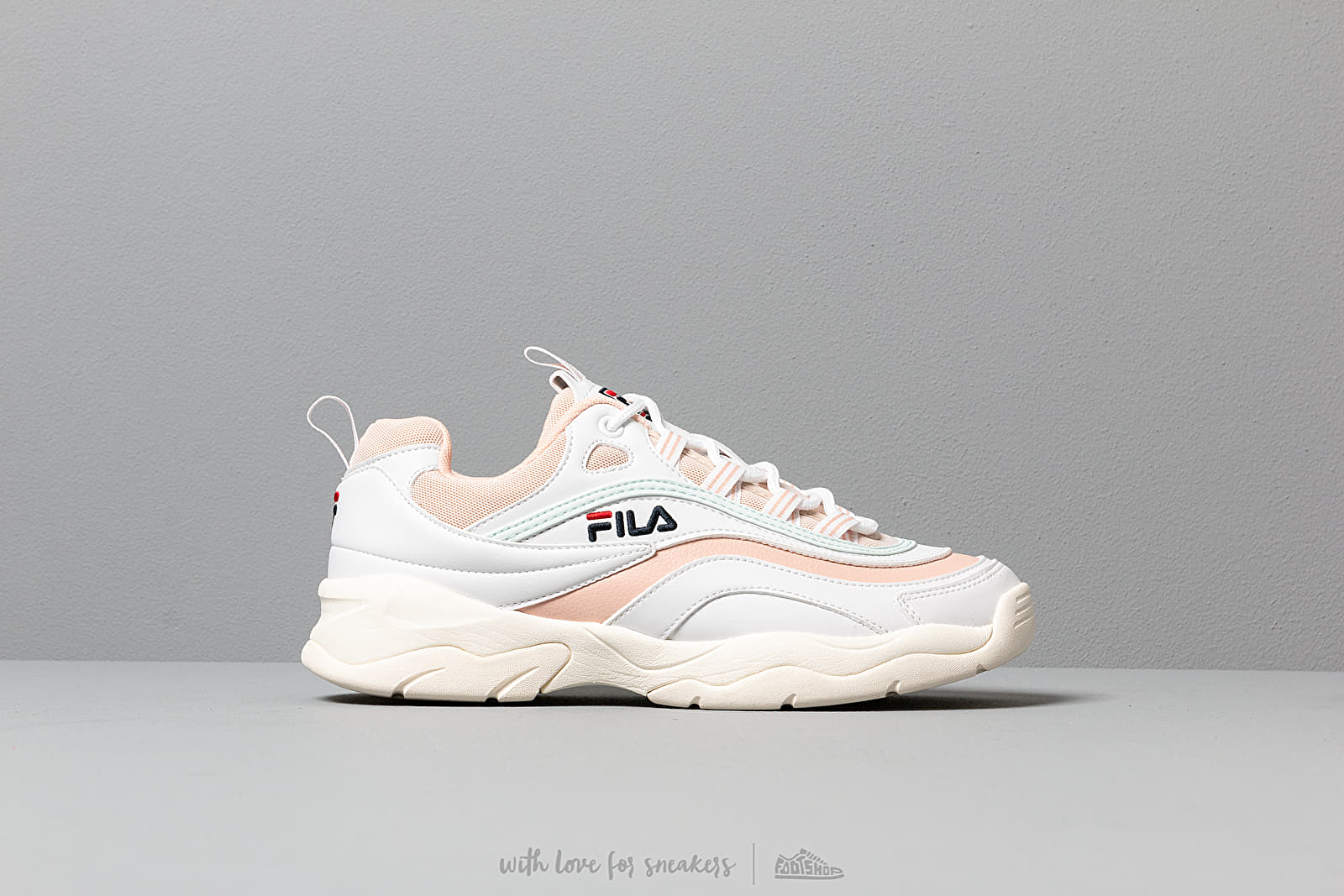 Fila ray spanish villa deals
