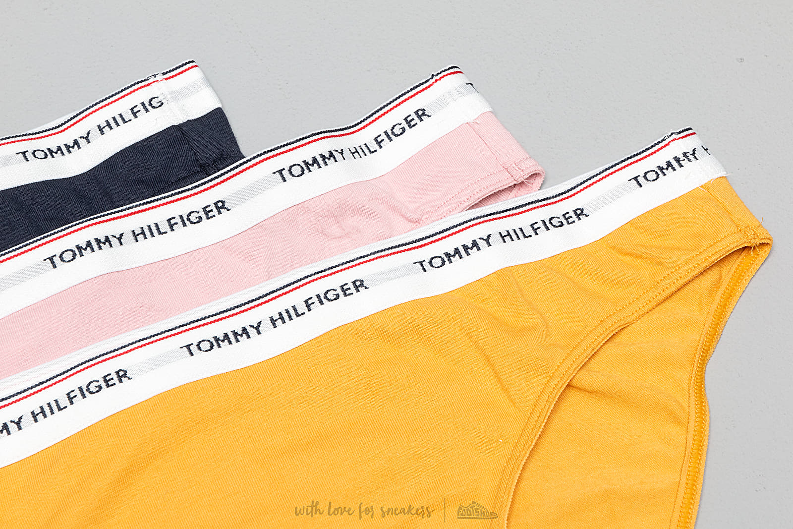 Intimo Tommy Hilfiger 3 Pack Bikini Zephyr/ Navy Blazer/ Mineral Yellow