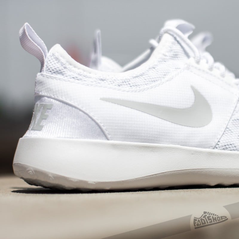 Women's shoes Nike Juvenate White/ Pure Platinum