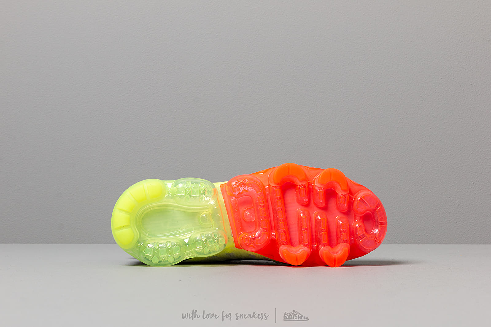 Gyerek sneakerek and cipők Nike Air Vapormax 2019 (GS) Pure Platinum/ Black-Volt-Bright Crimson